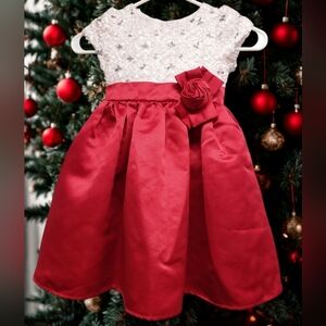 Elegant Red and White Kids Size 4 Holiday Dress